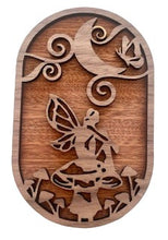 Load image into Gallery viewer, Box with "Living Hinge"