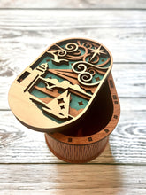 Load image into Gallery viewer, Box with "Living Hinge"